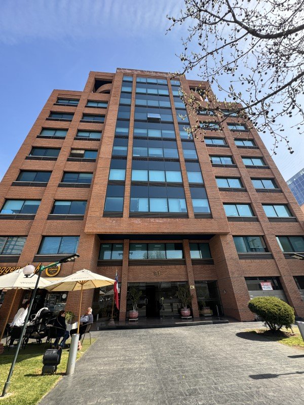 Edificio de la consulta en Rosario Sur 91